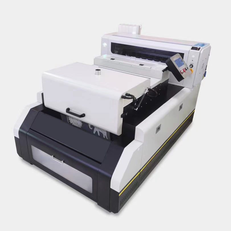 What's the reason for the color difference in the image output of the digital printer?