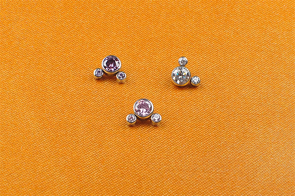 NSPJ Labret Piercing Body Piercing Jewelry ASTM F136 Titanium Zircon Ear Piercing Jewelry 0.9MM Internally Thread Top White Colors P041