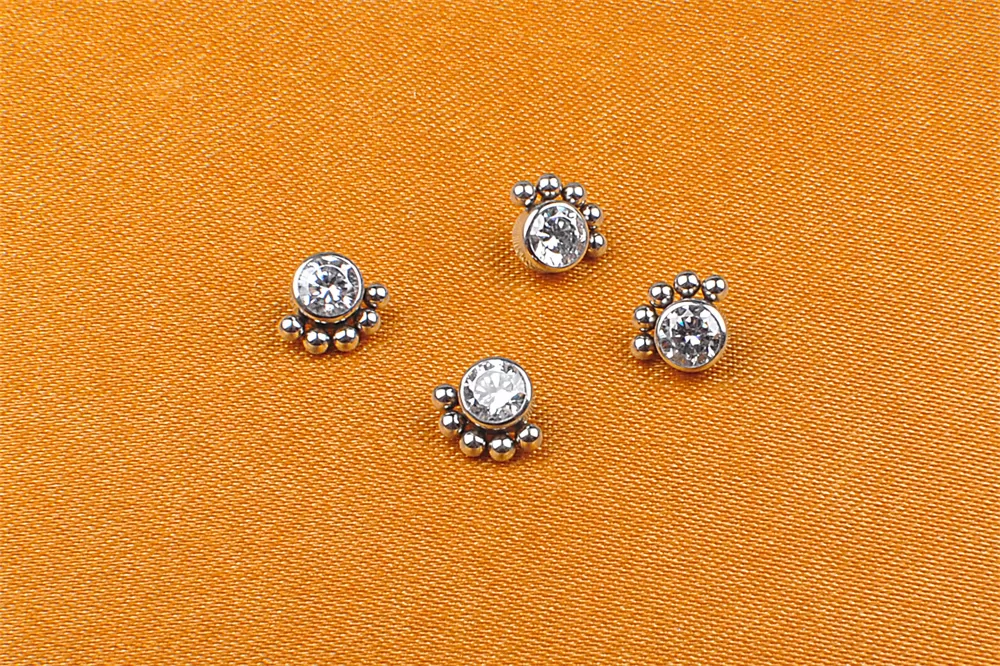 NSPJ 1 Zircon 5 Balls ASTMF136 Titanium Piercing Jewelry with clean zircon and 4 small titanium balls Ear Piercing Jewelry P021