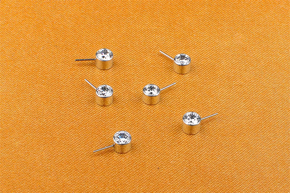 ASTM F136 Titanium Prong Set Cubic Zircon Threadless Labret Piercing with Two Ball--S06