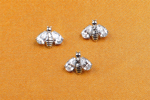 ASTM-F136 titanium  Bee Stud Earrings Dainty Minimalist Bee Earrings Unique Jewelry For Women body piercing titanium piercing jewelry--P144