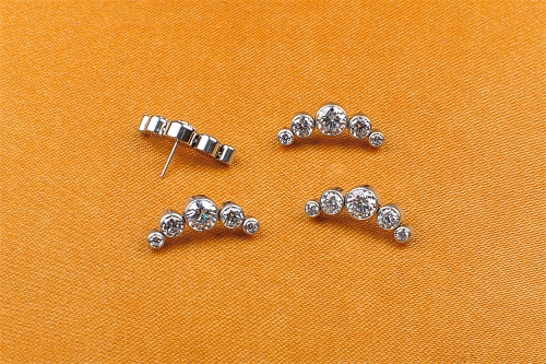 Fashion ASTM F136 Titanium Piercing Jewelry with zircon Threadless Body Piercing Jewelry V Shape Five Number of Zircon T13
