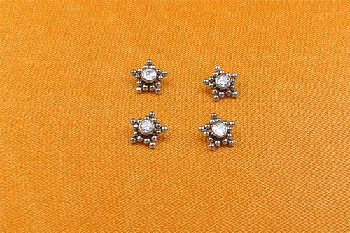 Five-pointed star with Zircon Titanium Piercing Jewelry ASTM F136 Titaniu Body Piercing Jewelry--P083