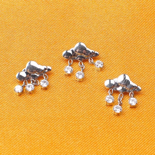 ASTM-F136 Titanium Cloud shaped titanio piercing Internally Threaded ends with clear zircon on chain--P208