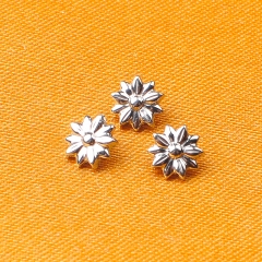 Nine safe piercing ASTM-F136 Titanium flower 16G Top Internally Threaded Labret Piercing ear piercing and helix piercing--P218