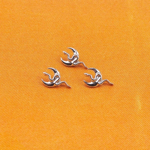 Right Grand ASTM F136 Titanium Moon Snake Stud Earring 16G Gothic Snake Helix Cartilage Halloween Flatback Stud Piercing Jewelry--P254