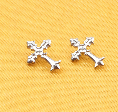 ASTM F136 Titanium  Lip Piercing Jewelry Inspired Cross Internally Threaded New Style--P533