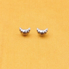 Hot ASTM F136 Titanium Internally thread High Polished Cute croissant Shape Body Piercing Jewelry Accessories Stud--P548