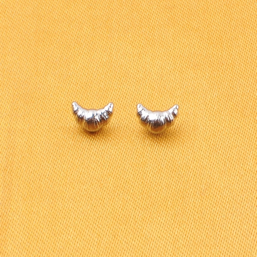 Hot ASTM F136 Titanium Internally thread High Polished Cute croissant Shape Body Piercing Jewelry Accessories Stud--P548