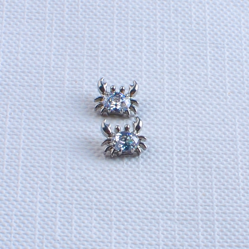 Titanium 16G Internal Thread Crab Fish Shape CZ Inlay Earrings Ear Stud Tragus Cartilage Helix Women Body Piercing Jewelry--P673