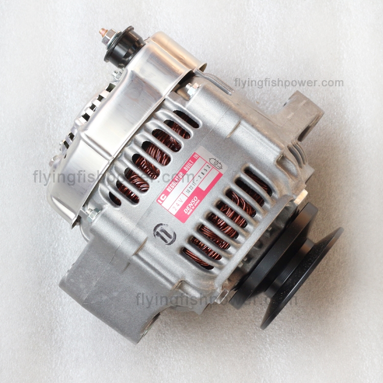 Cummins B3.3 QSB3.3 Engine Parts Alternator 4982231