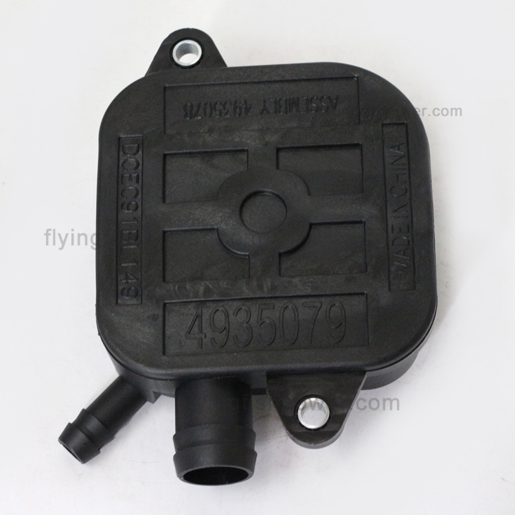 Caja del respiradero de las piezas del motor de la maquinaria del mercado de accesorios original al por mayor 4935079 para Cummins 6L
