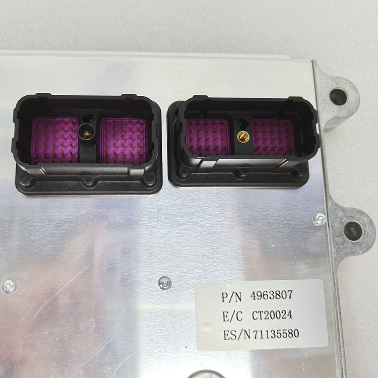 Cummins M11 Engine Parts Electronic Control Module ECM 4963807