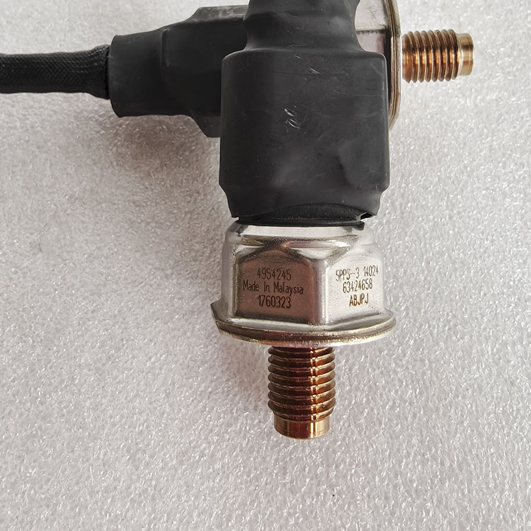 Cummins Engine Parts Common Rail Fuel Pressure Sensor 4954245