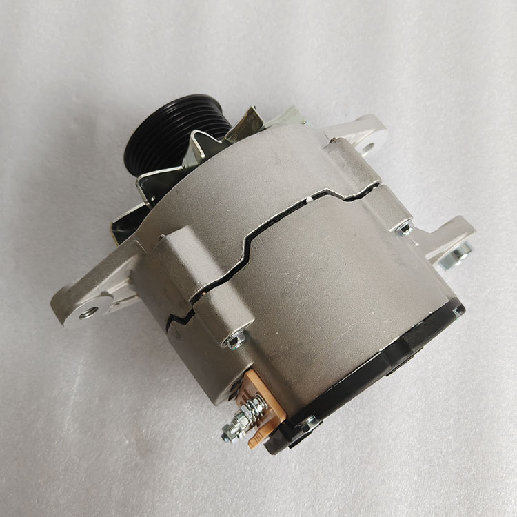 Cummins 6CT Engine Parts Alternator 3979372