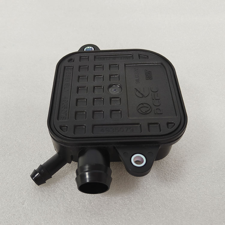 Cummins Breather Housing 4935078