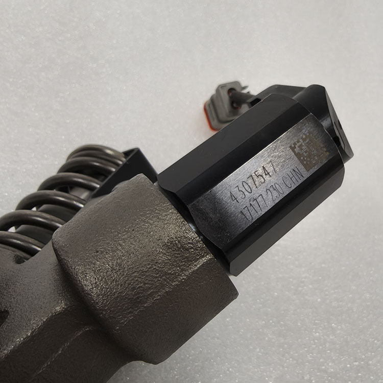 Cummins M11 Injector 4026222 (Refurbished)