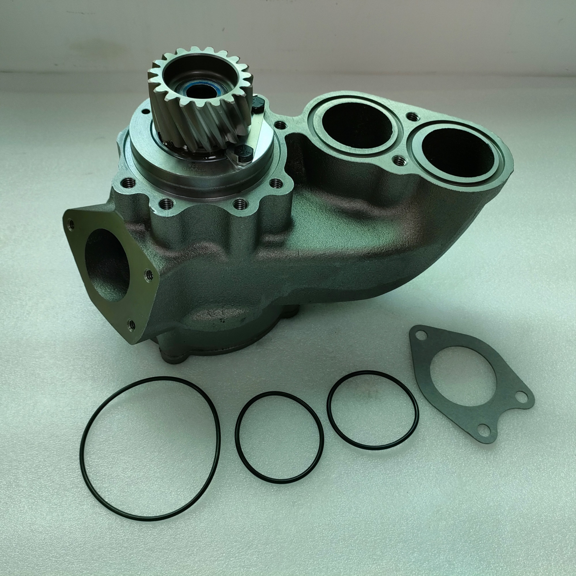 19 Teeth Water Pump 1698620 8112219 8121802 1675945 8112520 3184802 3803537 8112523 20431484 for VOLVO Engine TD121 TD122 TD123