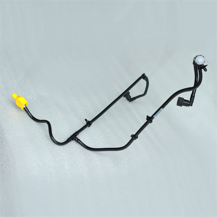 4990798 Foton ISF3.8 Engine Fuel Drain Tube