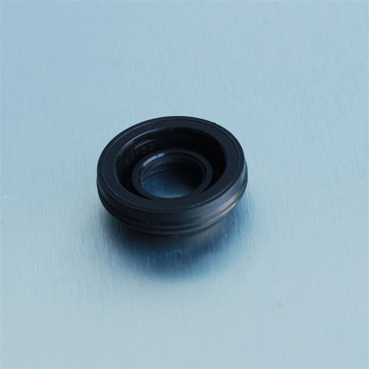 Foton ISF3.8 Engine Grommet Seal 4940584