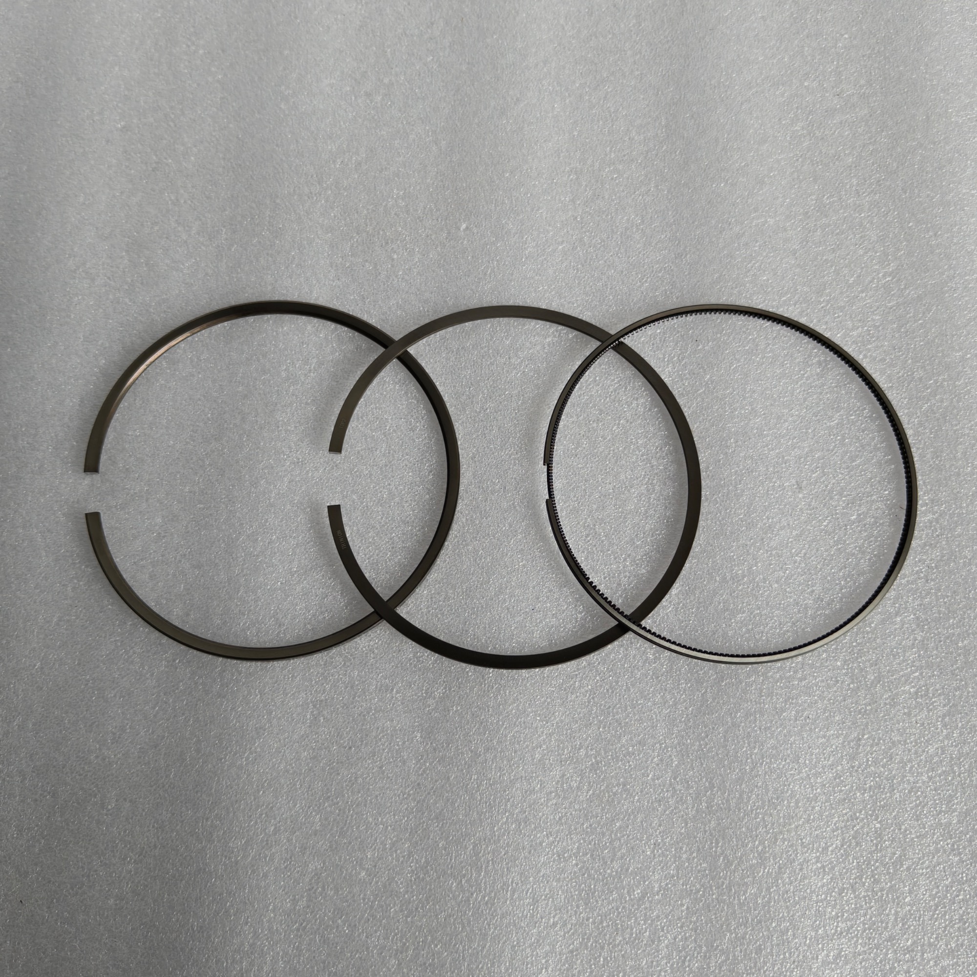 131mm OEM Quality Steel Piston Ring Set for Volvo D13 Engine 21253763 21209692 03873N0 800075710000