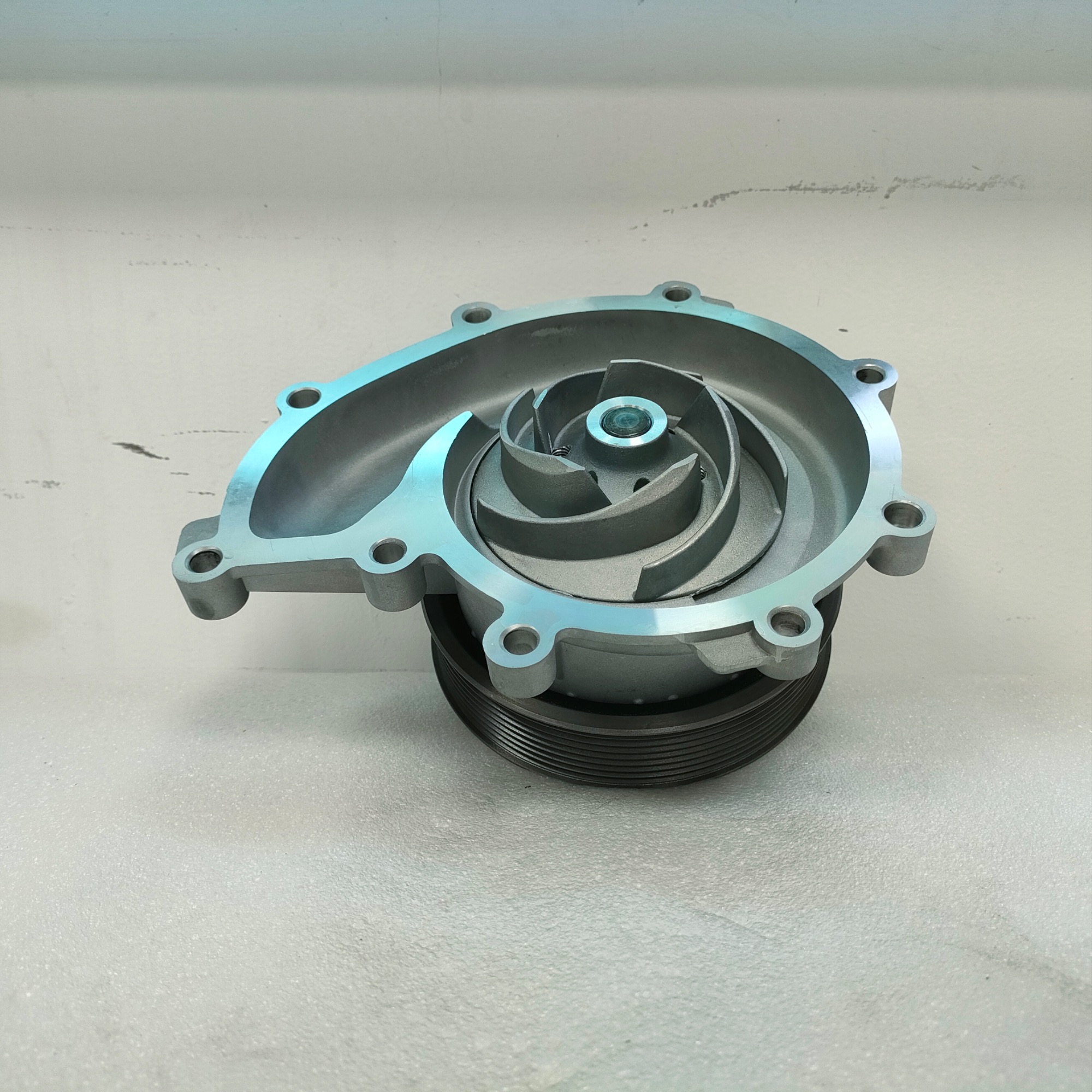 Water Pump 1508533 570951 1353072 570955 1372365 570962 1896752 508533 for SCANIA Engine D9 D11 D12 DC19