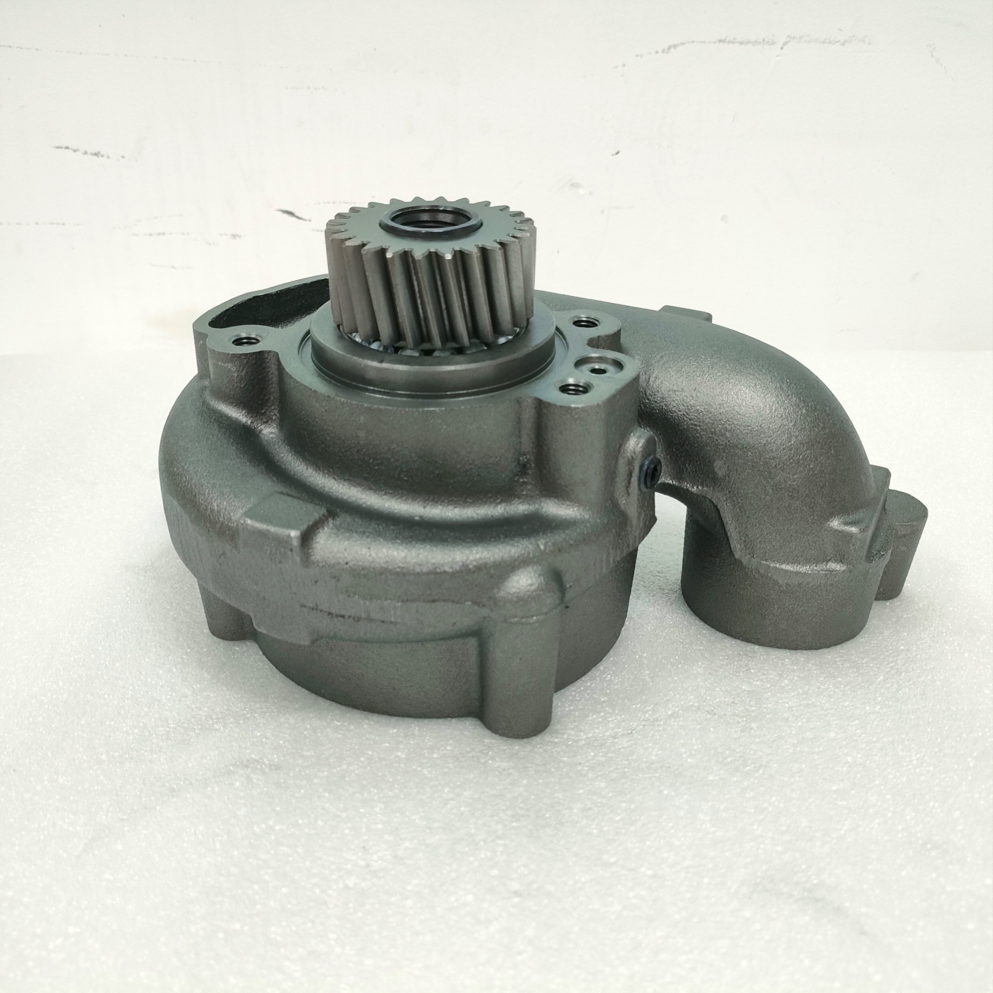 27 Teeth Water Pump 8112555 8113117 8112775 1547155 8149941 8112275 8148460 1001698 for VOLVO Engine D12A