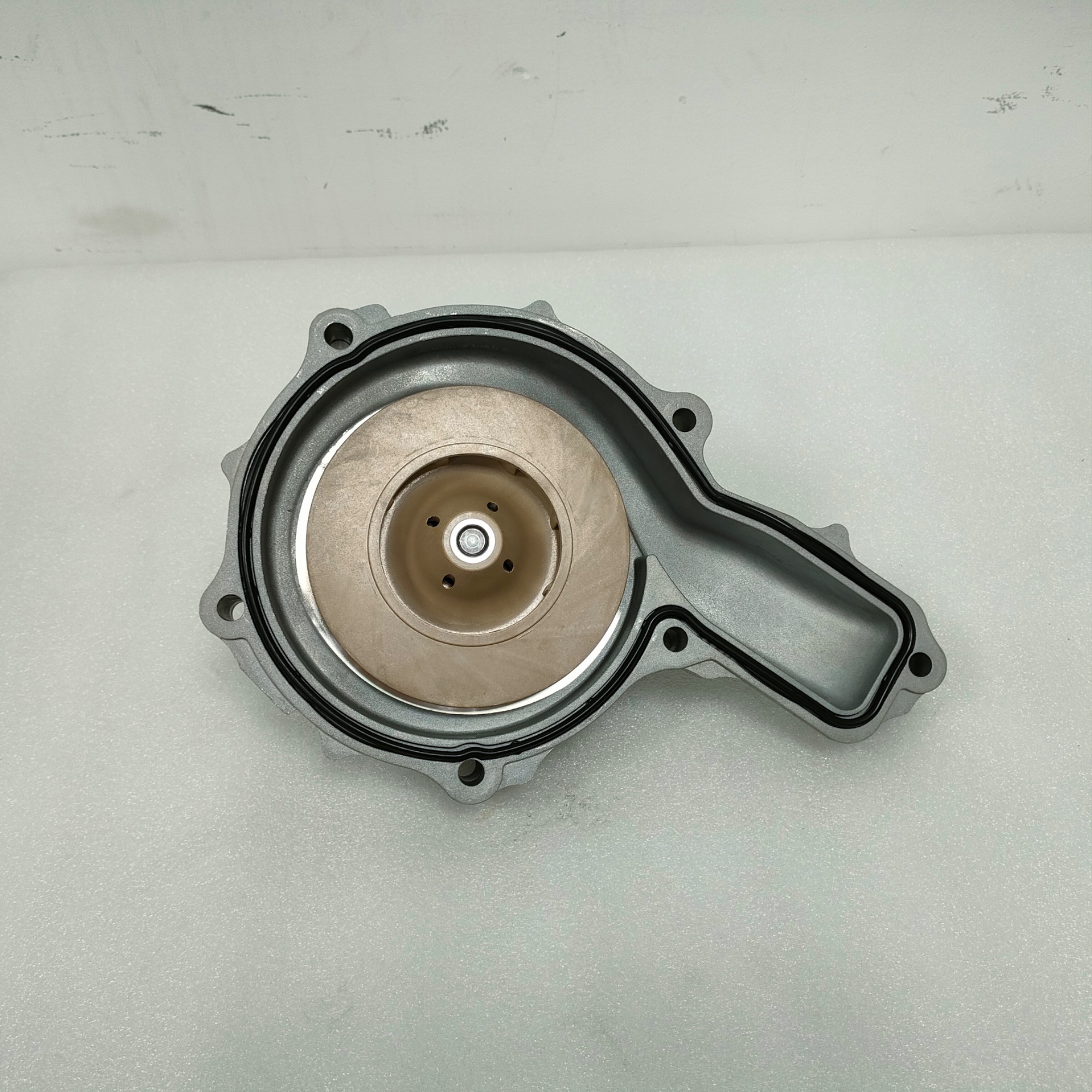Water Pump 20744940 22902431 21228793 21221878 24070789 85000486 21296100 85000062 for VOLVO Engine D9A