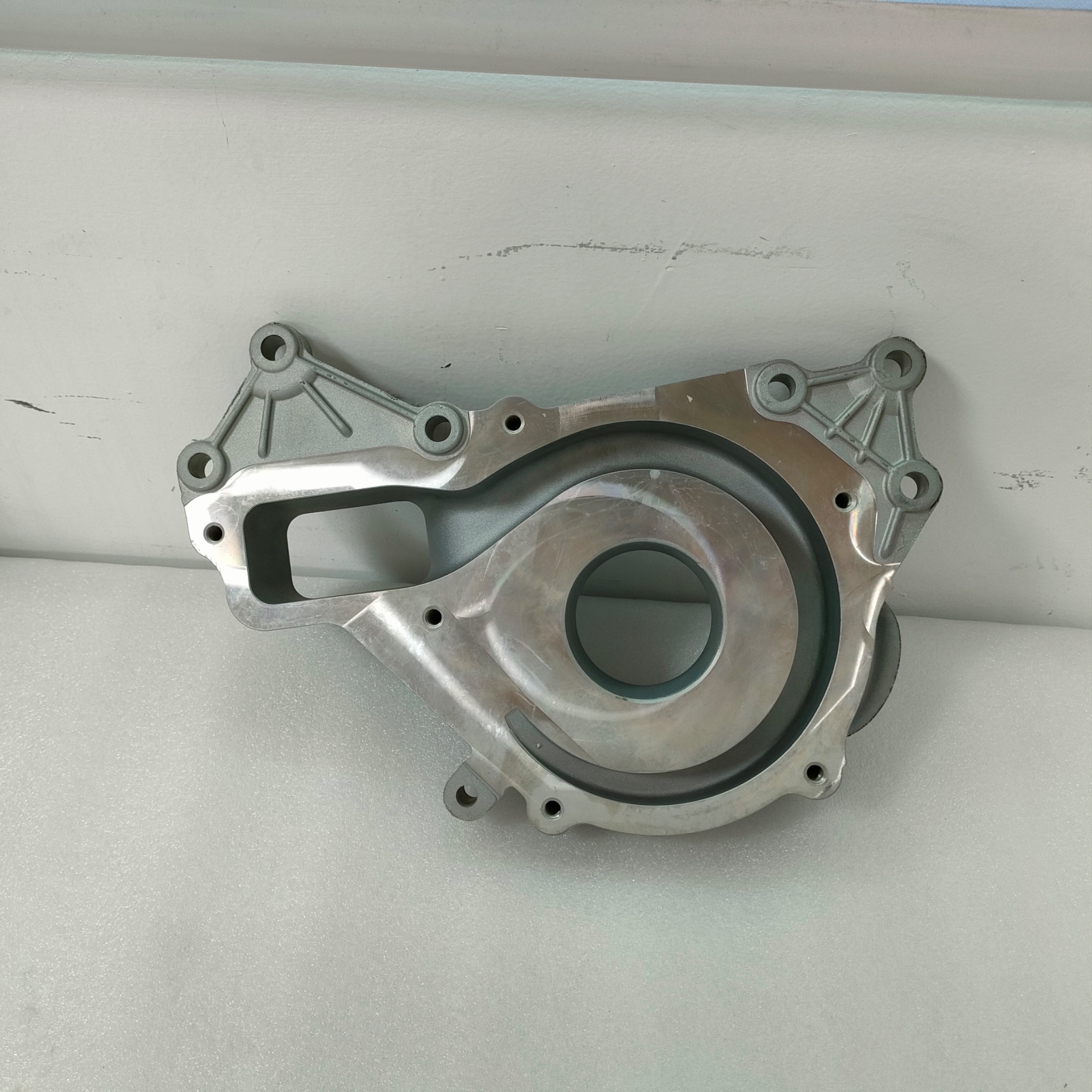 Water Pump 21648716 20921951 22164101 21812242 21643286 23959595 for VOLVO Engine D11C