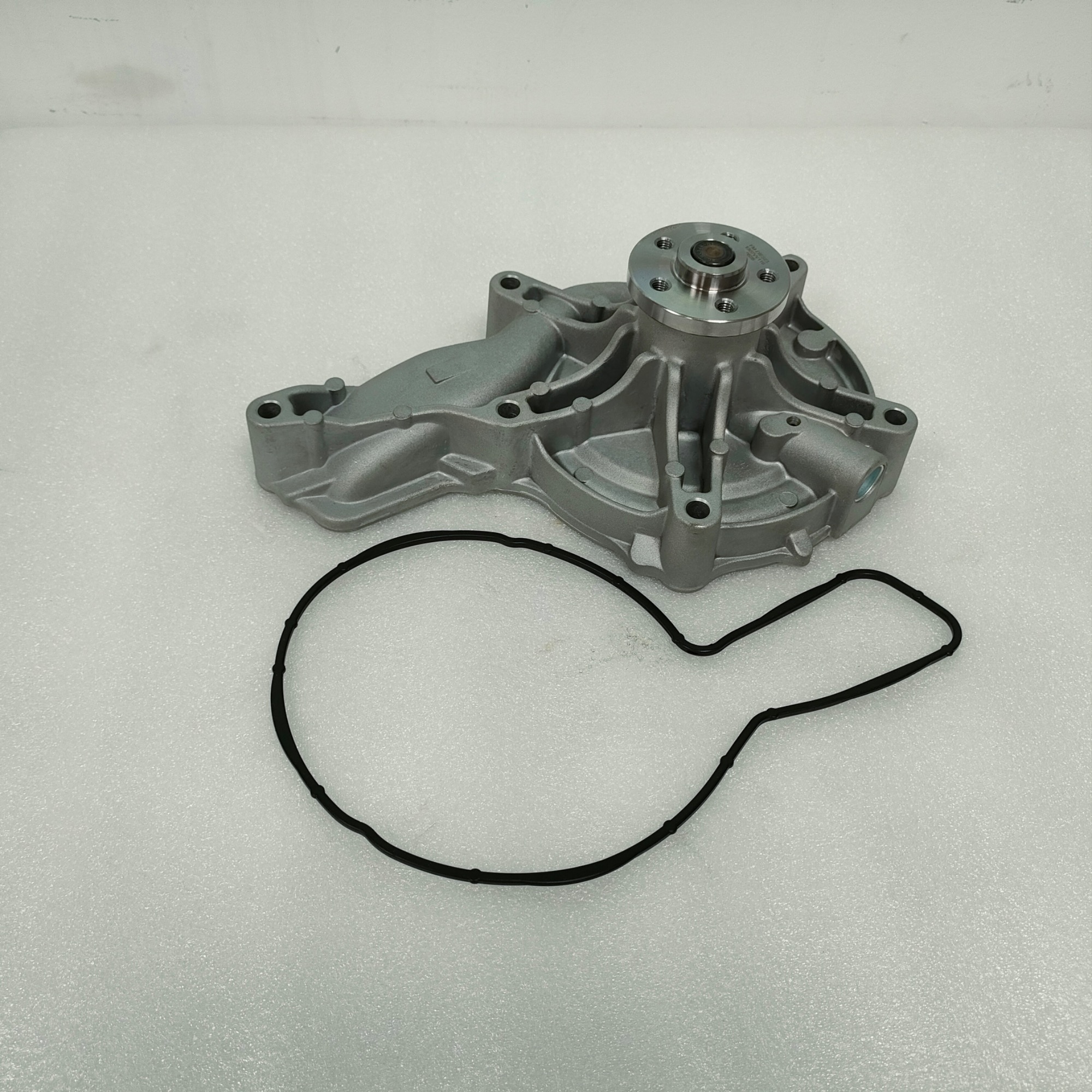 Water Pump 20744940 22902431 21228793 21221878 24070789 85000486 21296100 85000062 for VOLVO Engine D9A