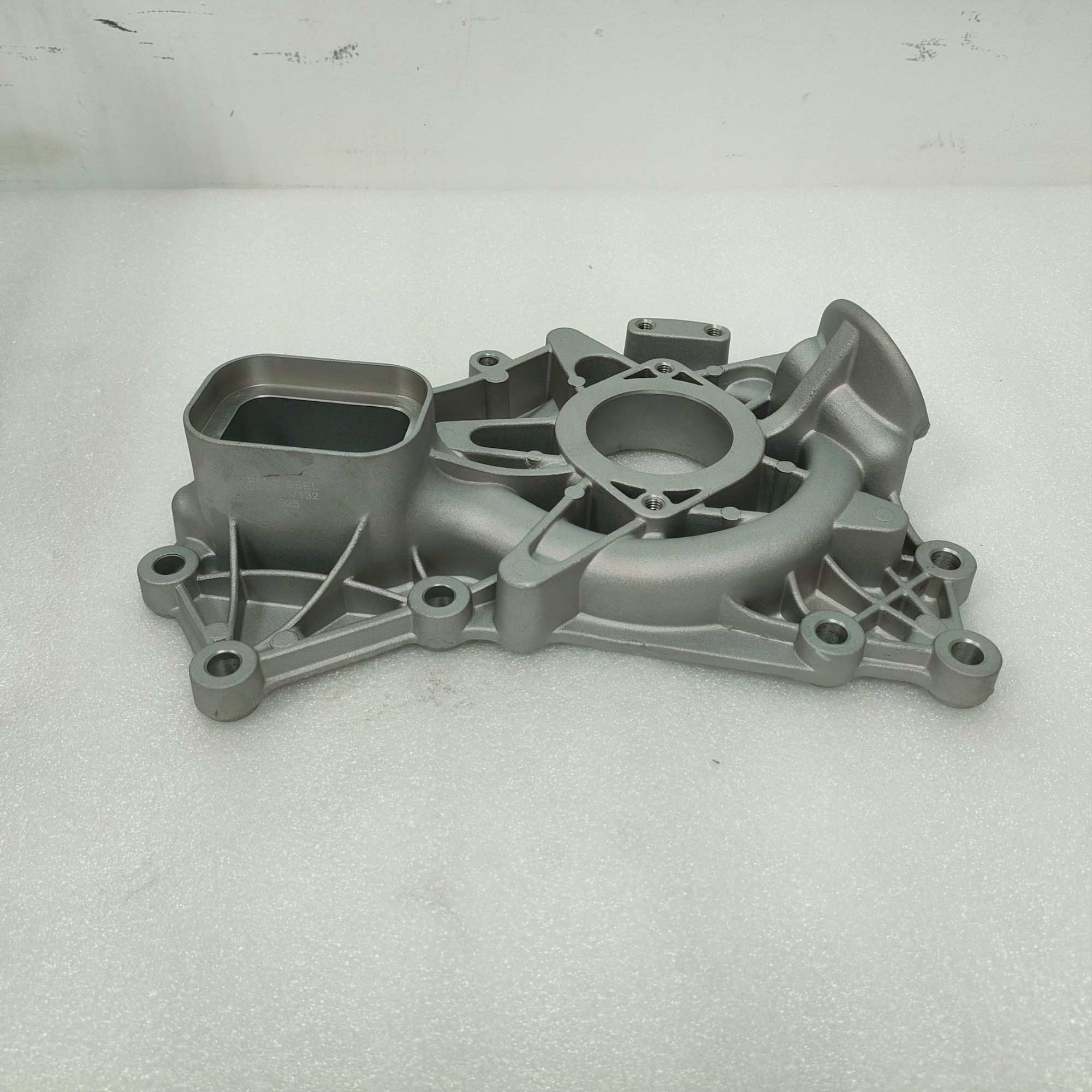 Water Pump 21648716 20921951 22164101 21812242 21643286 23959595 for VOLVO Engine D11C