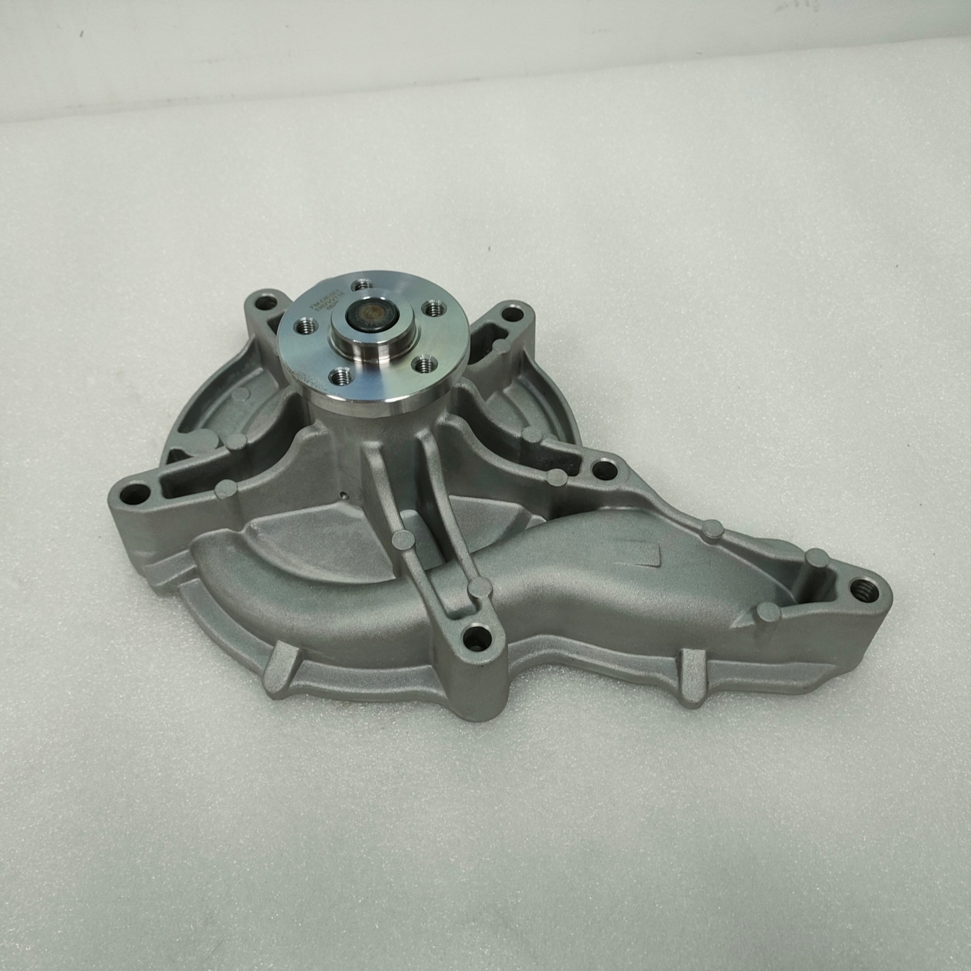 Water Pump 20744940 22902431 21228793 21221878 24070789 85000486 21296100 85000062 for VOLVO Engine D9A