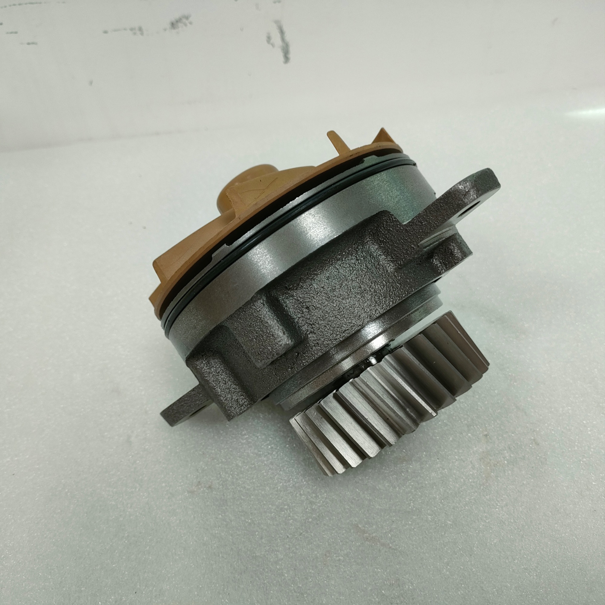 27 Teeth Water Pump 3803909 20431151 8113275 20713787 8170833 81070305 8170305 85000076 8113274 85000786 for VOLVO Engine D12C