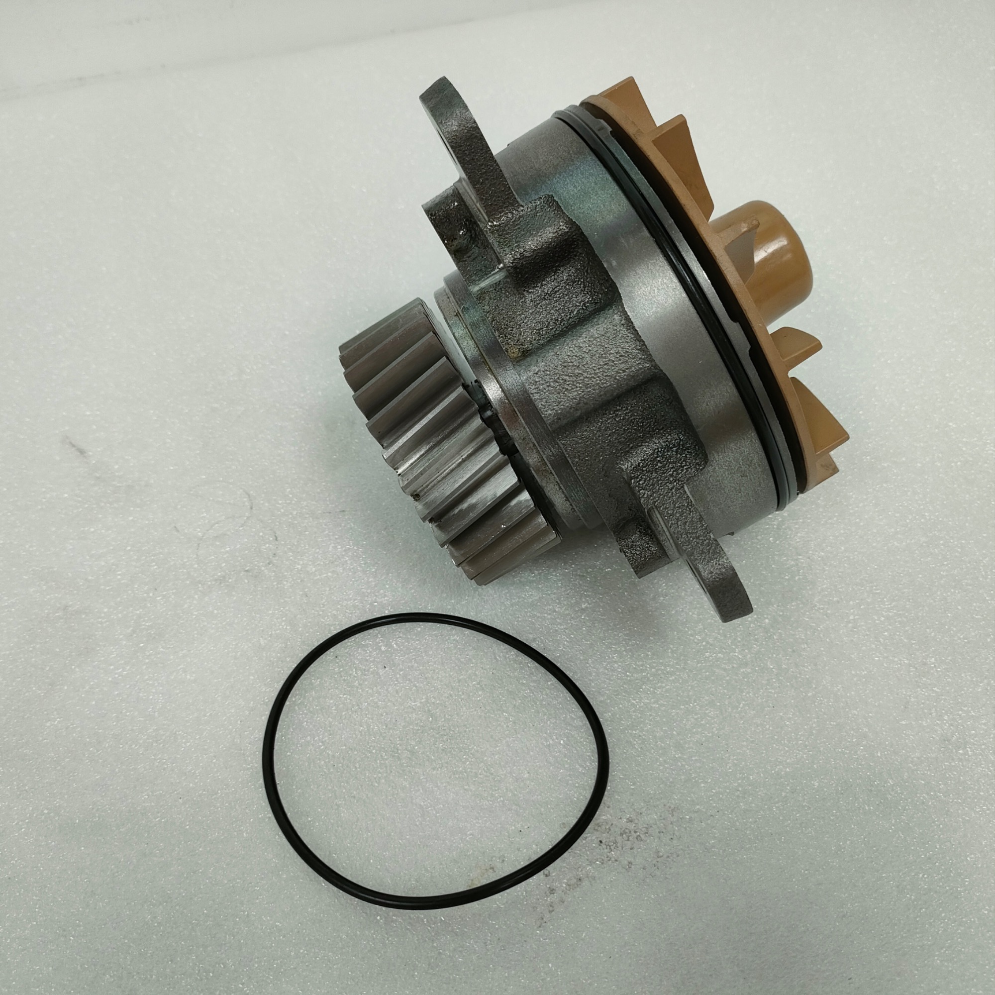 27 Teeth Water Pump 8170833 20713787 8113274 20734268 8113275 for VOLVO Engine D12A