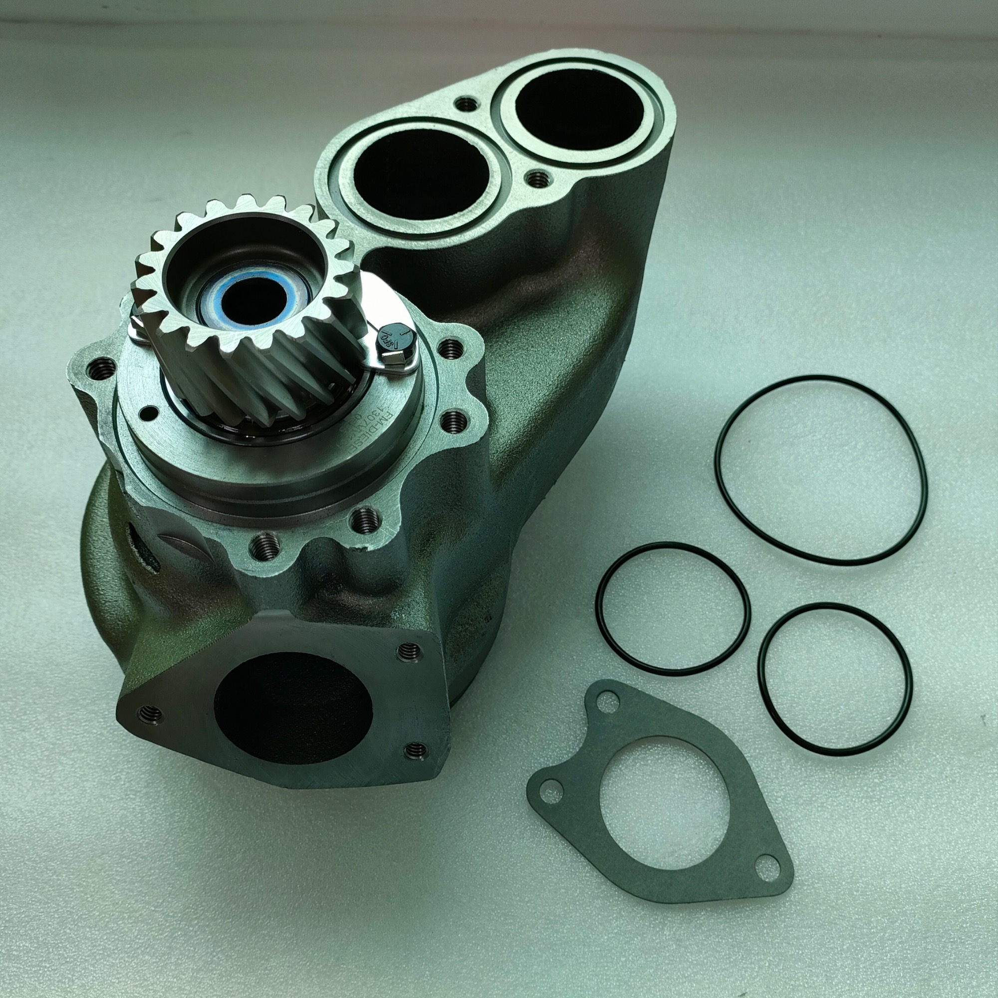 19 Teeth Water Pump 1545261 5002225 8112683 8149937 5002764 8113157 1699790 5003351 8113431 for VOLVO Engine TD101 TD102 TD103