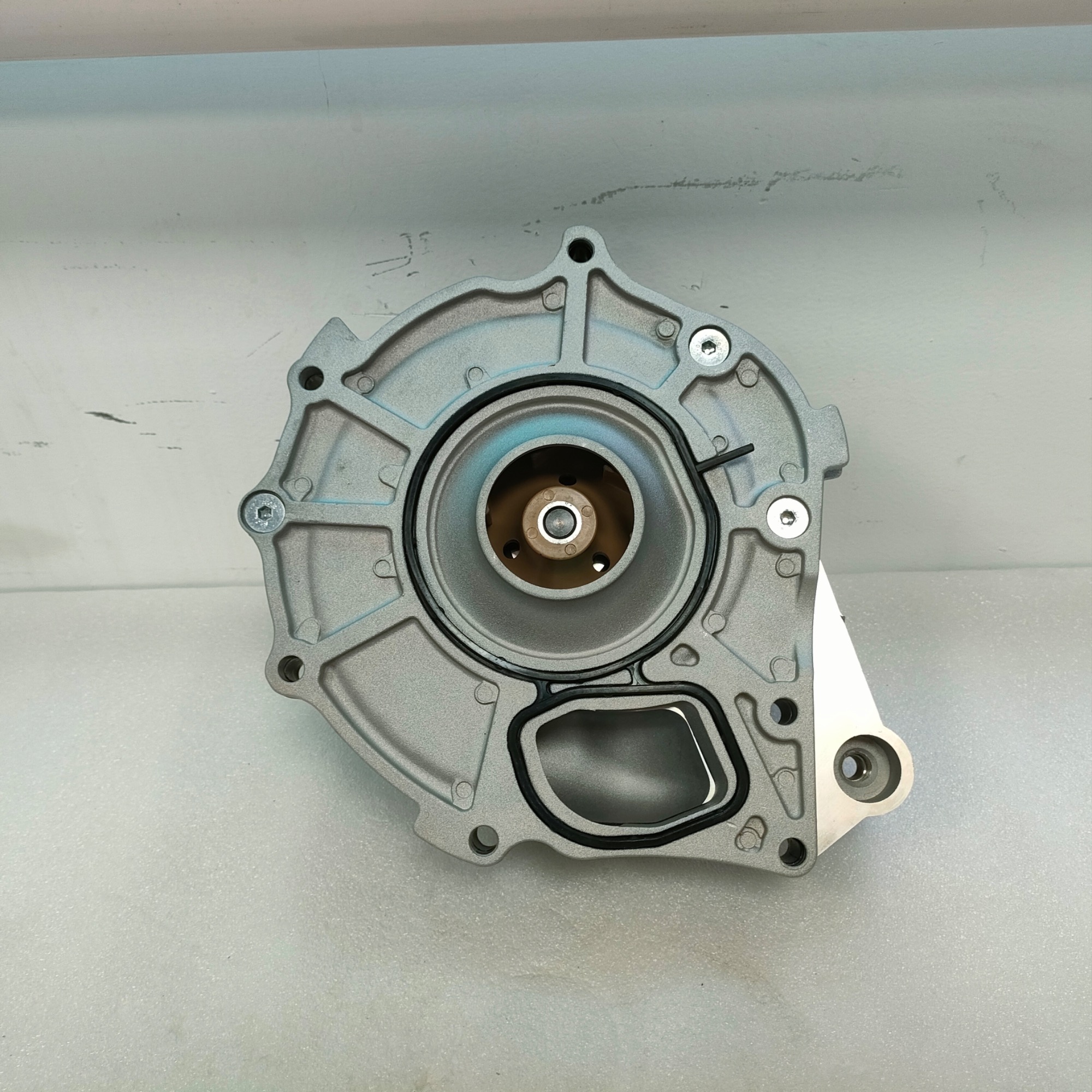 Water Pump 2224112 1778923 570193 2034084 2006210 575052 2006397 2310611 576663 for SCANIA Engine D9 D13 DC13