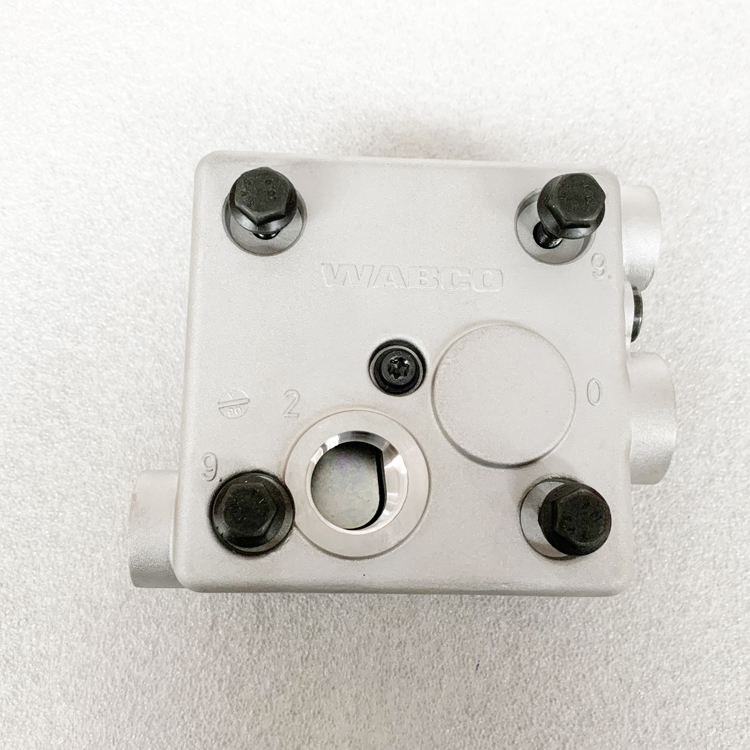 5575523 3696936 Foton ISF2.8 ISF 3.8 Engine Compressor Head