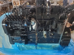 Дизельный двигатель Cummins 6CT8.3 в сборе