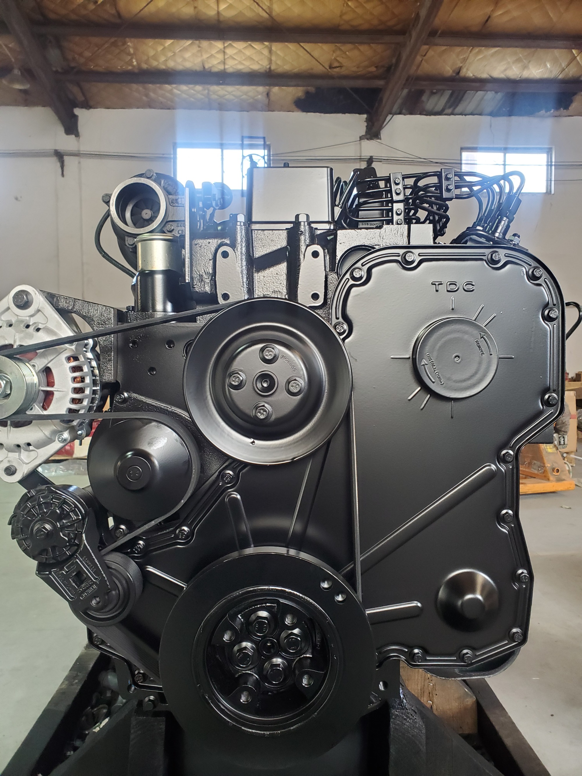 Motor diésel Cummins 6CTA8.3 ensamblado