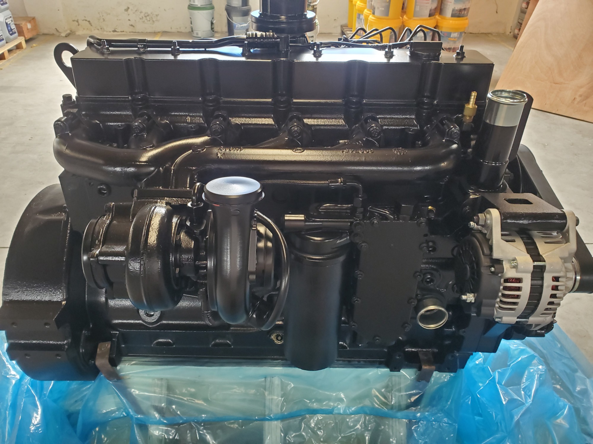 Motor diésel Cummins 6CTAA8.3 ensamblado
