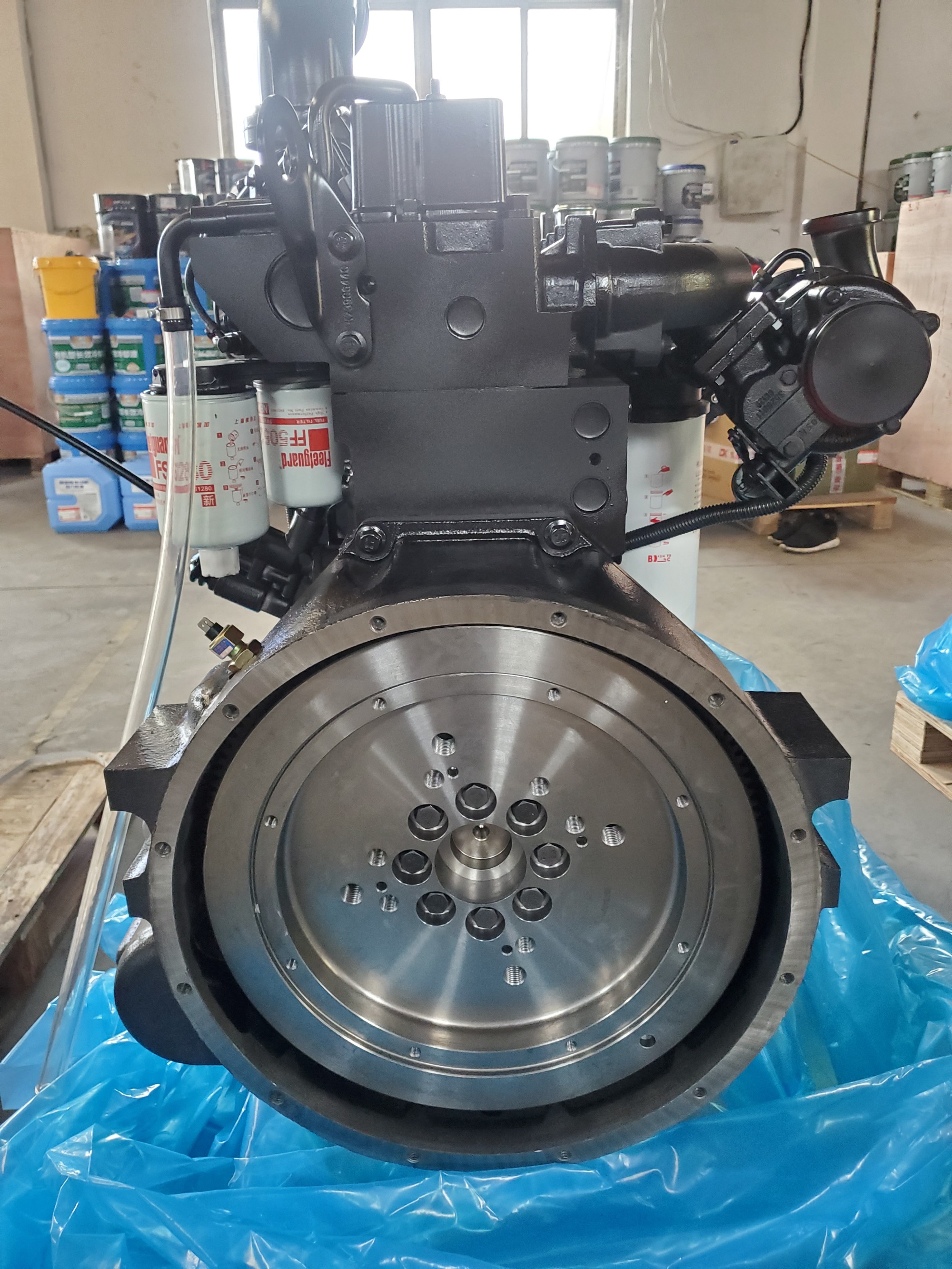 Motor diésel Cummins 6CTAA8.3 ensamblado