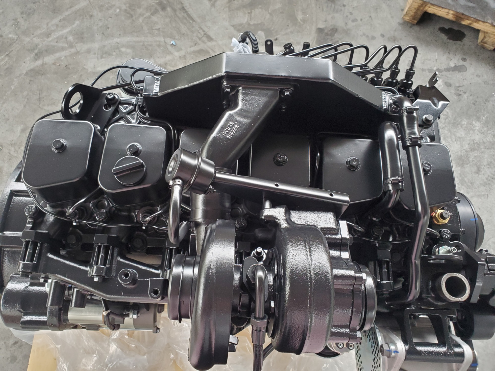 Cummins 6BTA5.9 Diesel Engine assembly