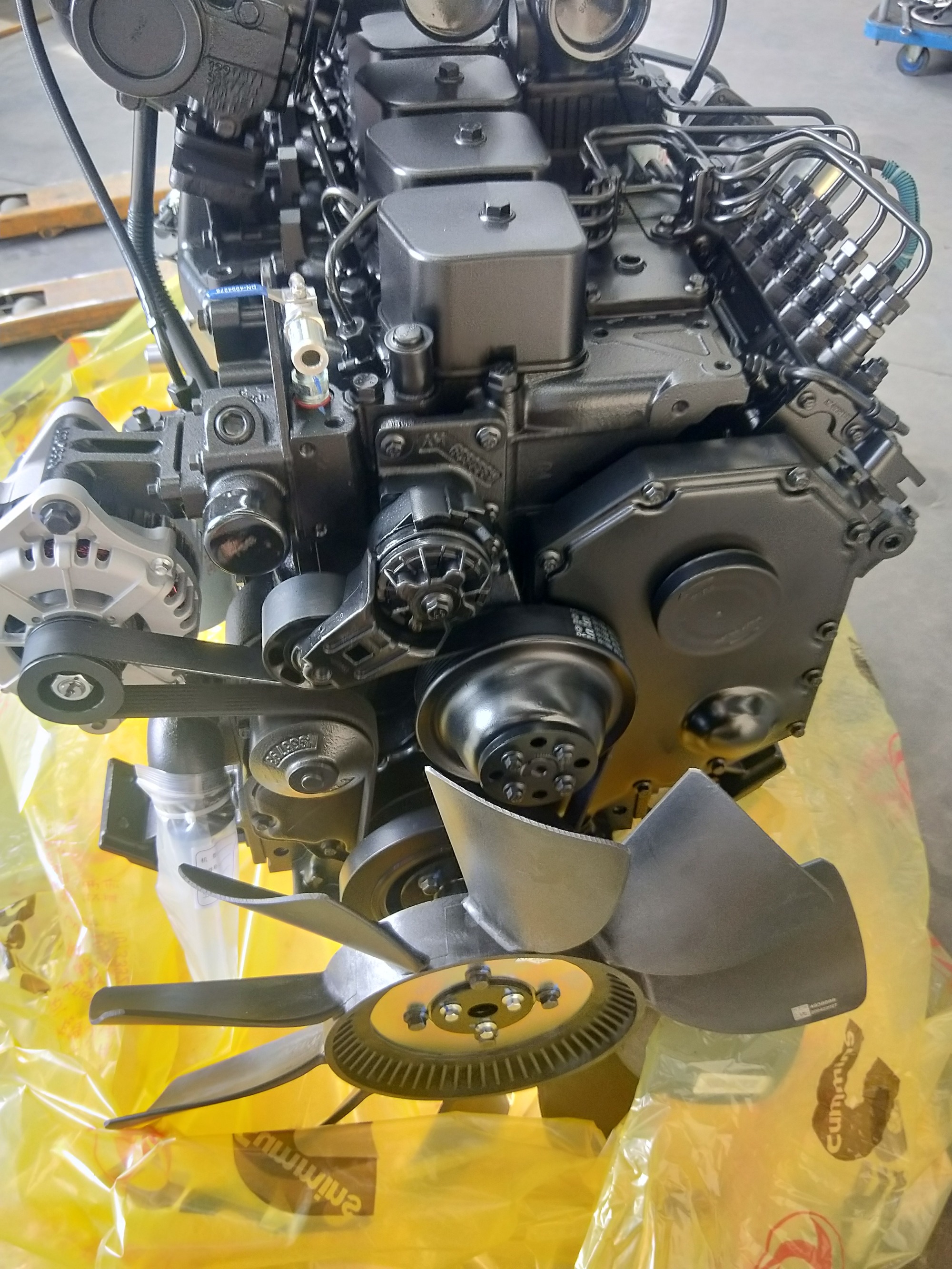 Cummins 6BT5.9 Diesel Engine assembly