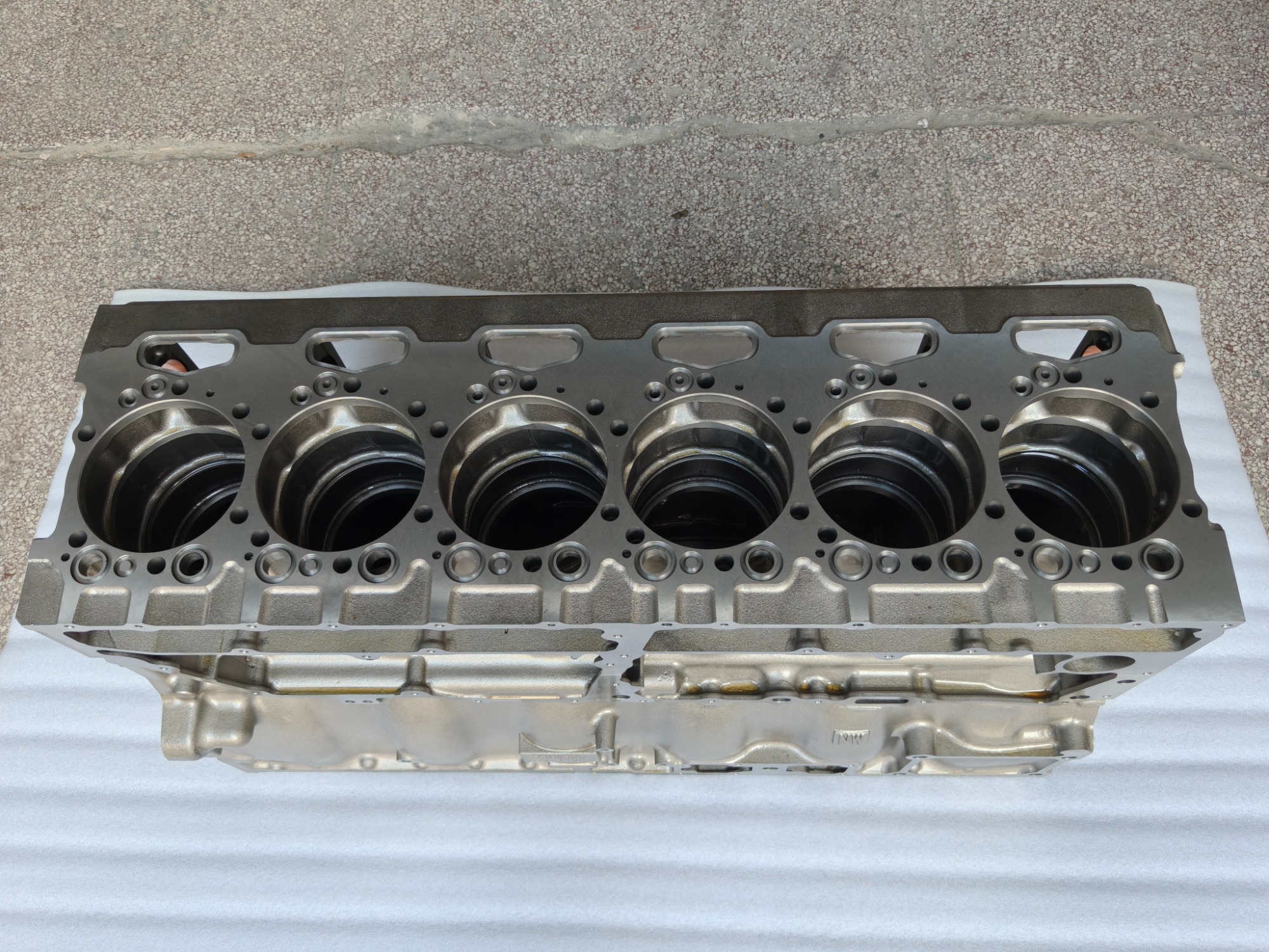 High Quality Cylinder Block 2364500 108330-05 for Scania DC13 Engine
