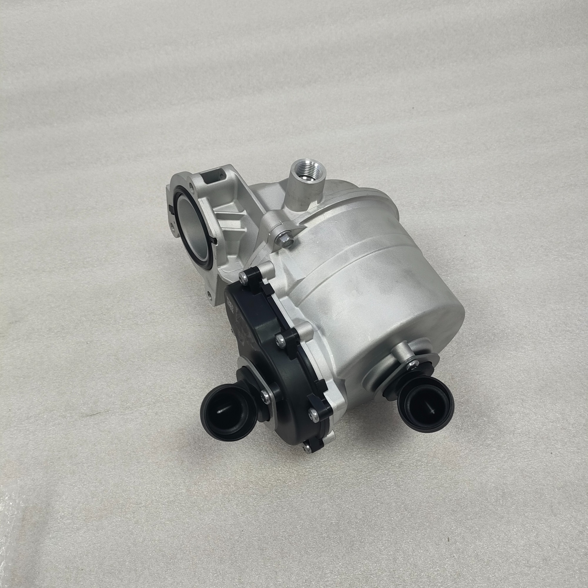 OEM Quality VOLVO FM11 Truck D11 Engine Parts Oil Separator 22999842（aluminum casing）