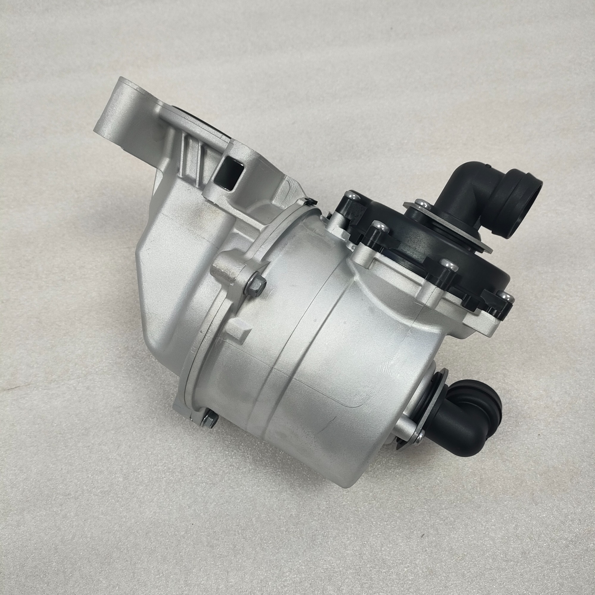 OEM Quality VOLVO FM11 Truck D11 Engine Parts Oil Separator 22999842（aluminum casing）