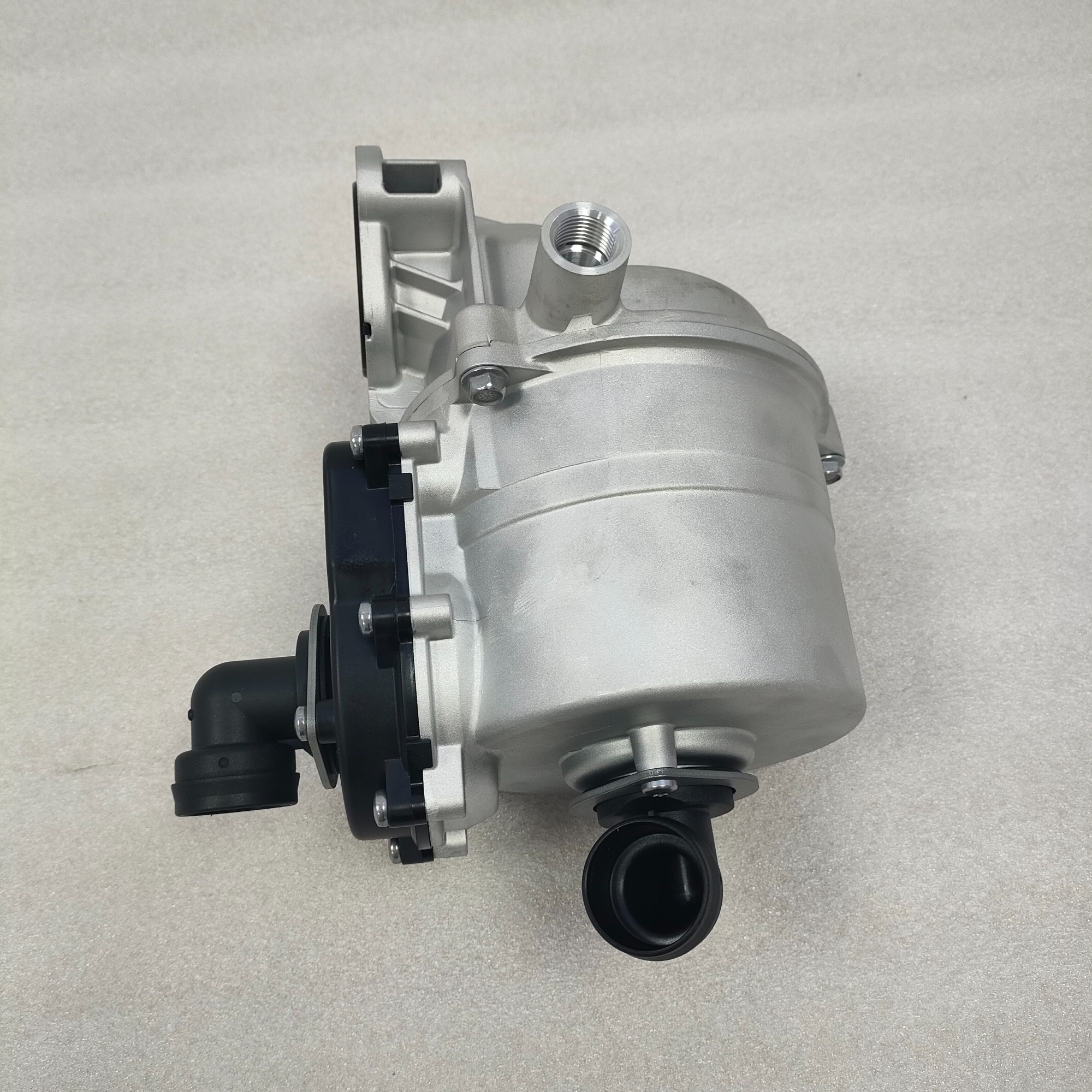 OEM Quality VOLVO FM11 Truck D11 Engine Parts Oil Separator 22999842（aluminum casing）