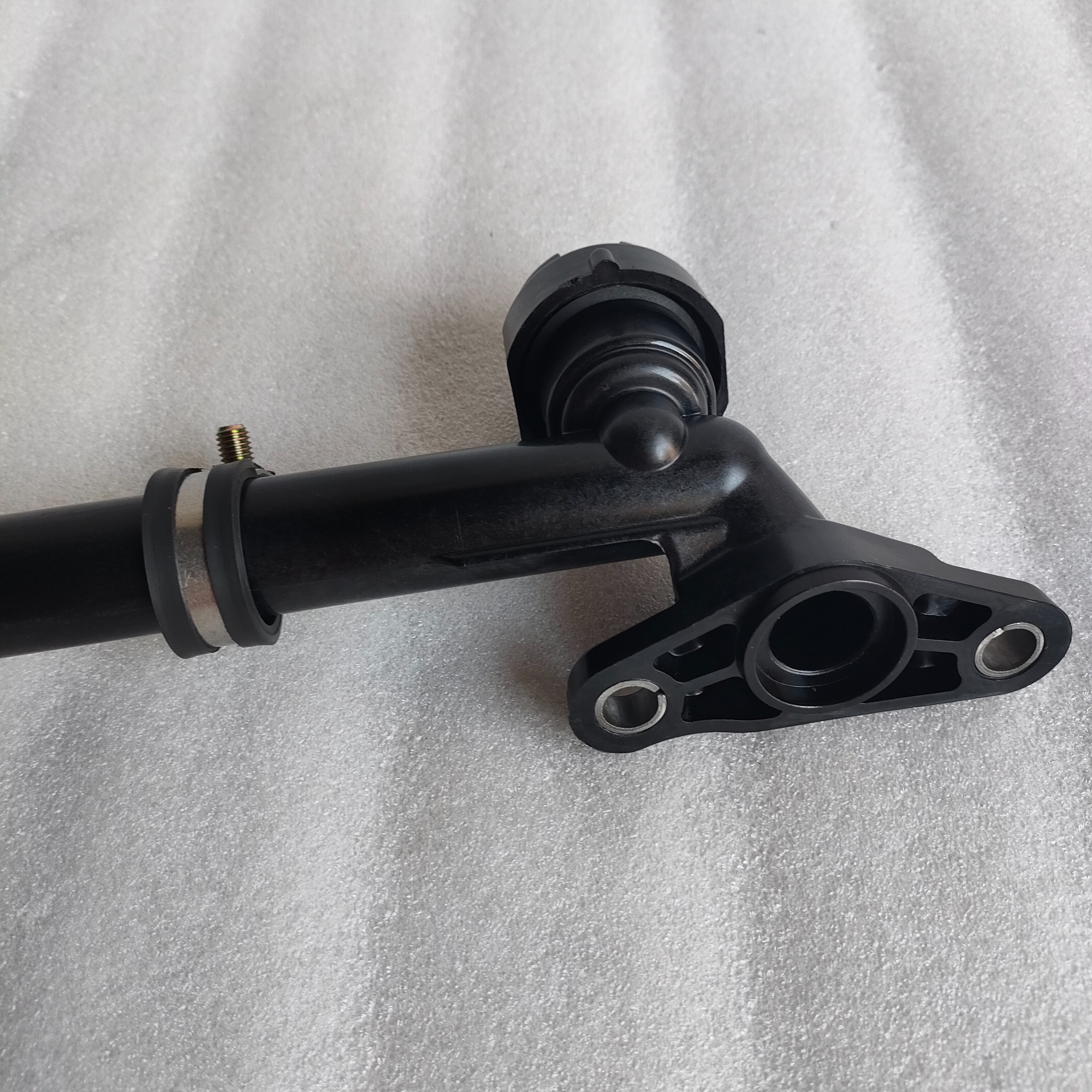 OEM Quality 21448916 23804500 21092243 Oil Pipe for VOLVO Truck D11 Engine Parts