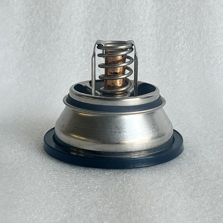 D13 Engine Parts Thermostat 20560249 21237213 21613426 For Volvo FM Truck