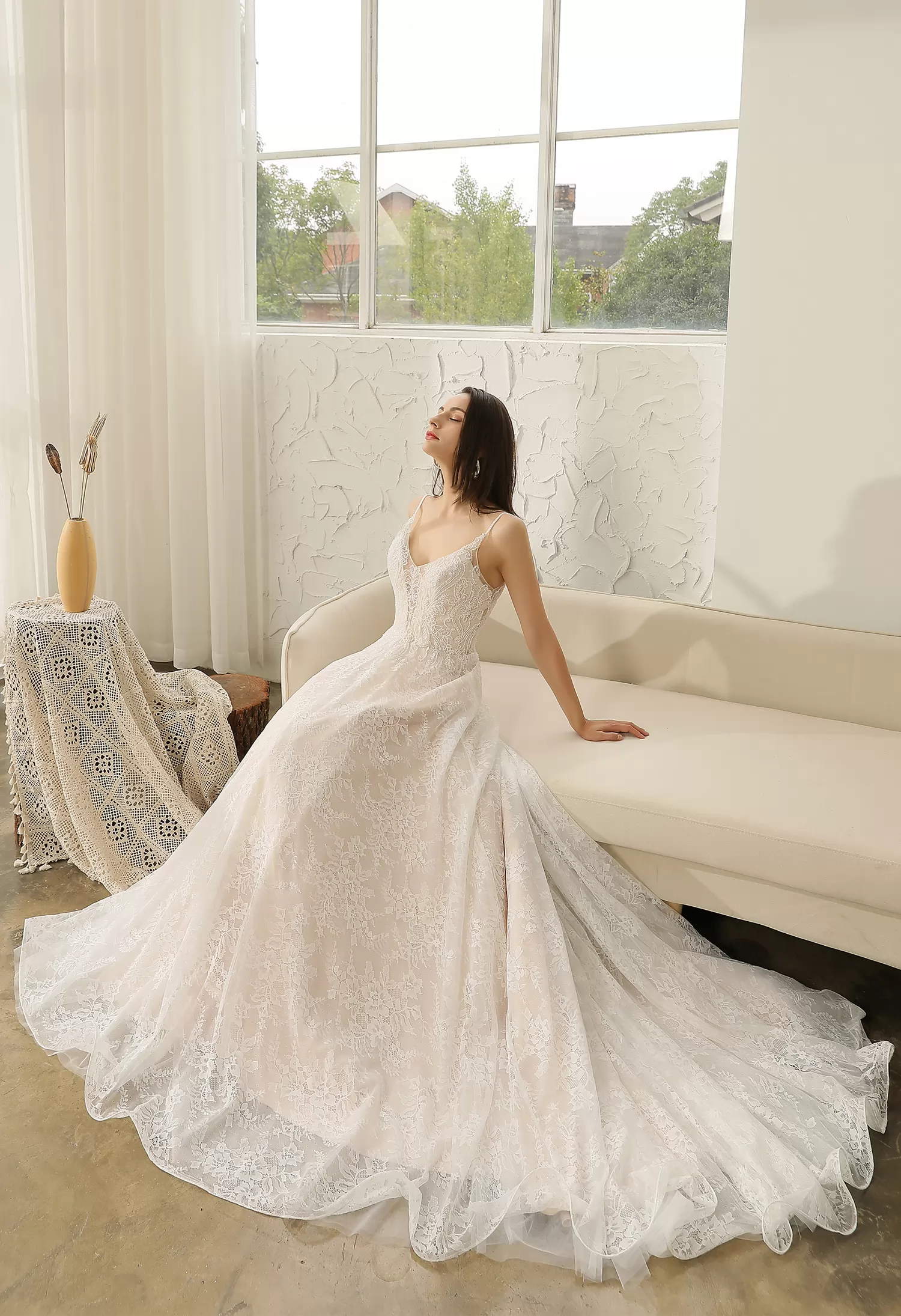 Beaded Lace A-line Spaghetti Straps Wedding Dress Wholesale Beaded Lace A-line Spaghetti Straps Wedding Dress Wholesale